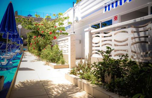 Palm Suites - Photo 16