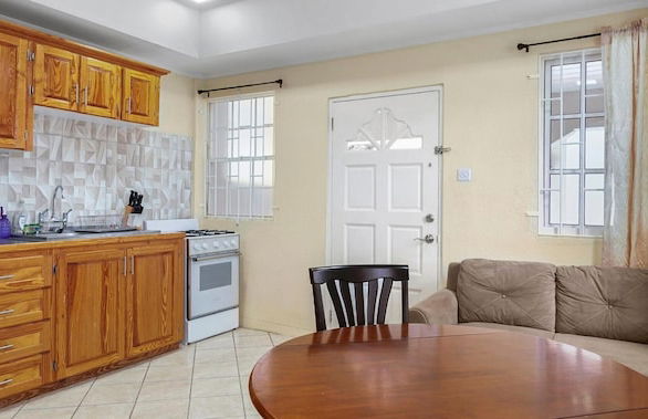 Your quaint home just steps from beach - Foto 17