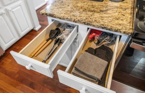 Elegant Retreat Spacious with Outdoor Fireplace - Foto 16