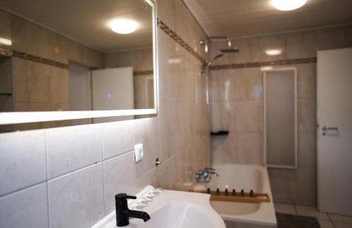 Sehr große Ferienwohnung, Apartment in Kaiserslautern WeHome Classic - Photo 53