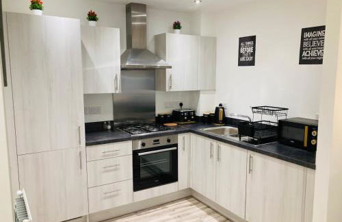 2 Bedroom Luxury Apartment! City Center with Free Parking! - Foto 13