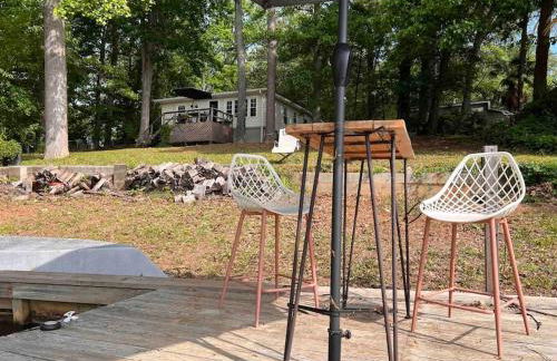 Charming Romantic Lakefront Cottage or Guest Room Depending on Availability Near Golf - Foto 13