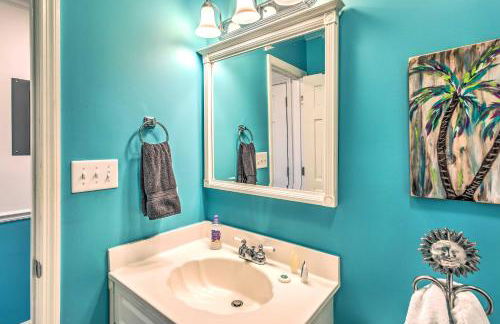 Walk to Ocean Surfside Beach Condo with Pool Access - Foto 16