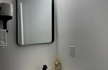 Cozy Retreat Near EWR with NYC access - Photo 16