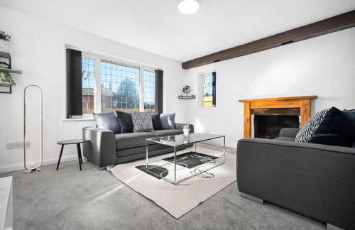 Charming Harvington Cottage - Hot Tub, Pet Friendly, Sleeps 11 - Foto 6