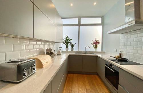 2Bdr Modern Apartment in Hammersmith West London - Foto 9