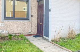 Newtown Contemporary Stay with free parking & garden - Photo 16