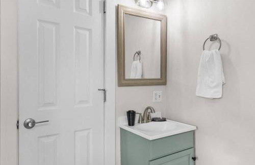 Unit 7: Updated downtown 1 bedroom! - Photo 7