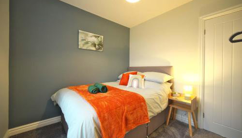 Luxury Bungalow, 3 bedrooms, 5 beds, sleeps 8, transport links, parking, Wi-Fi - Foto 5