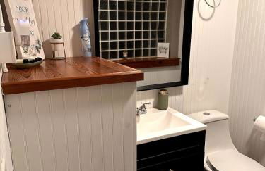 Peaceful Lake House - Photo 10