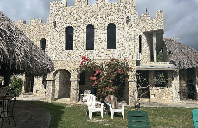 The Belair - Photo 60