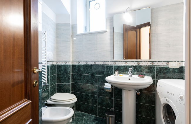 Elegant Salandra Suite - Photo 37