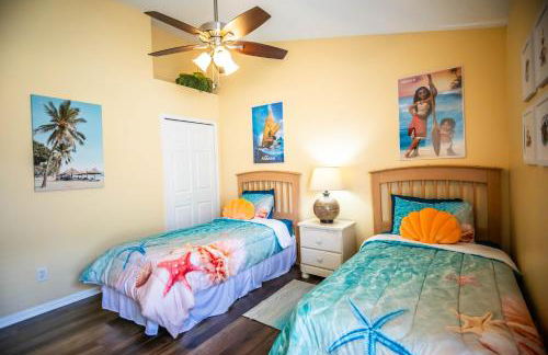 5BR Cottage w Pool & Hot Tub Near Disney - Foto 52