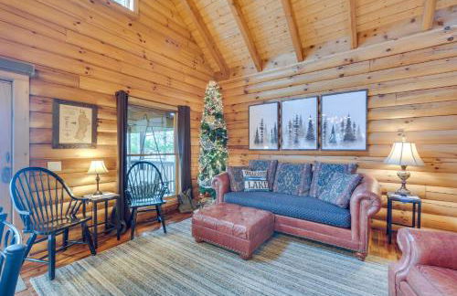 Modern Log Cabin with Rec Room, Steps to Lake! - Foto 9