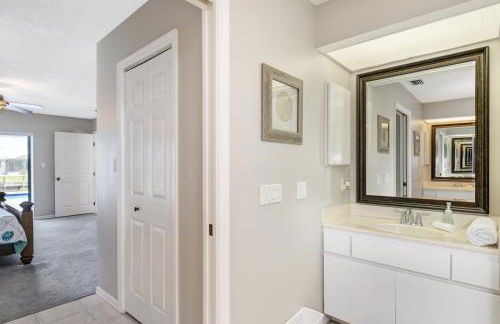 Waterfront Paradise! Heated Pool, Dock, Grill, Fishing near restaurants and shops - Foto 13