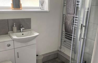 37 Gower holiday village Ty Seren Cosy 2 bedroom chalet with a seasonal indoor pool - Foto 14