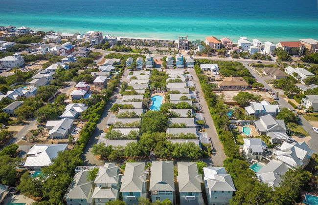 Doctor's Orders by Avantstay 5 Mins TO Beach! w/ Community Pool & Hot Tub! - Photo 2