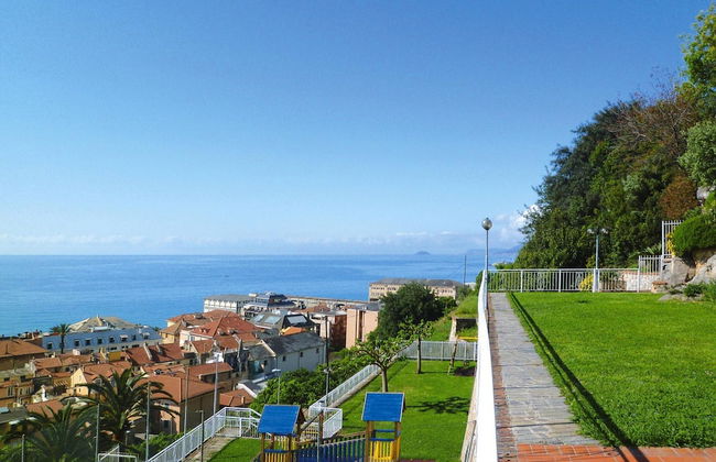 Holiday Flat in Pretty Residence With Communal Pool in Pietra Ligure - Foto 17