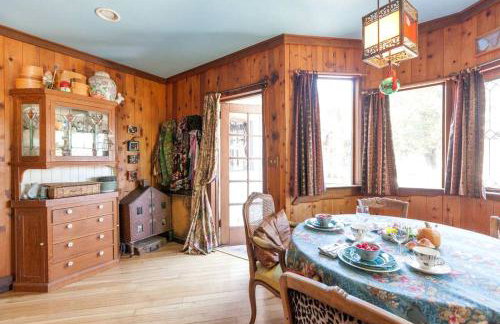 Antique Indonesian Teakwood Cottage for a Romantic Getaway in Petaluma, California - Foto 6