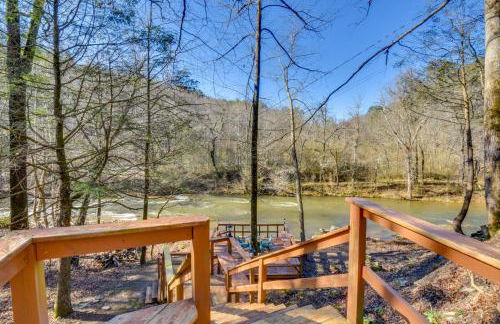 Hot Tub and Fire Pit Riverfront Helen Cabin - Foto 24