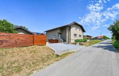 3 Bedroom Cozy Home In Gornje Plavnice - Foto 17