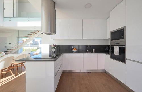 Aroeira Villa w/ Pool near Beach, By TimeCooler - Foto 4