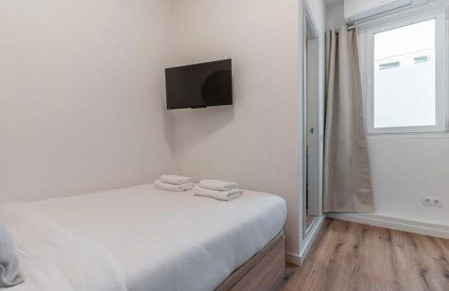 Charmingly renovated -2Bdrs 2Baths -Atocha - Photo 16