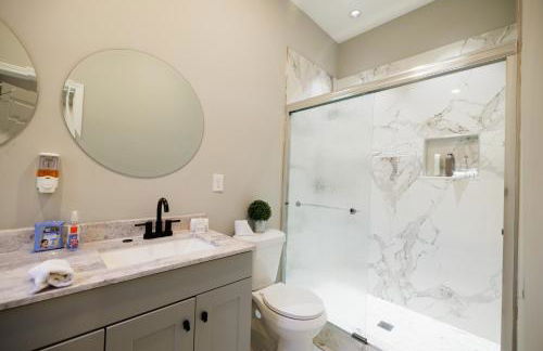 Luxury King Bed Room Private Entry and Bathroom - Foto 8