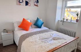 Penthouse Loft Suite in Putney, PS5, 60"TV, Netflix, Sleeps 6, ideal for relocators and professionals - Foto 1