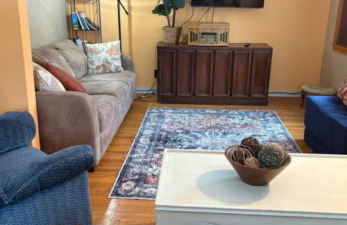 Serene Lake House for a grand getaway! - Foto 3