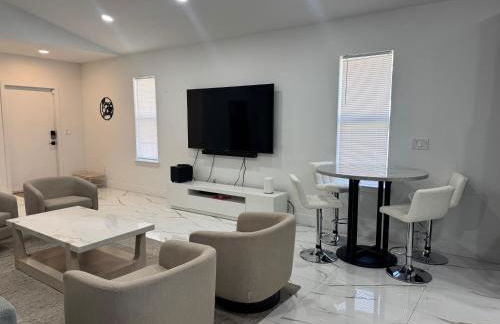 Palm Luxe Residence - Photo 13