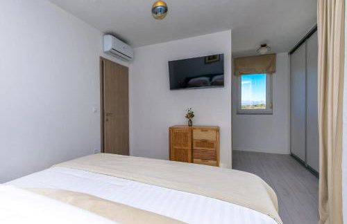 Modern Casa di Lucija with heated pool, near Airport, own parking - Foto 30