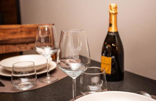 WHISPERING PINES LODGE Mountain view apartment with ski-in access - Foto 29