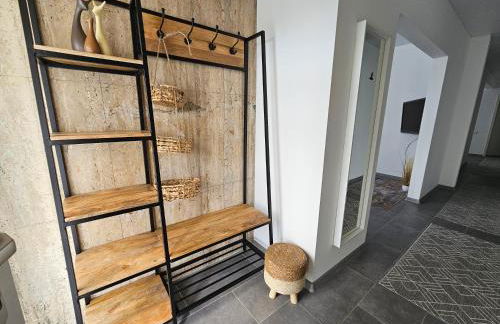 Warburg, FeWo "Sweet Home" 2,5 Zi- EG-separater Eingang - Parkplatz - Terasse- komfortabel,renoviert - Foto 2