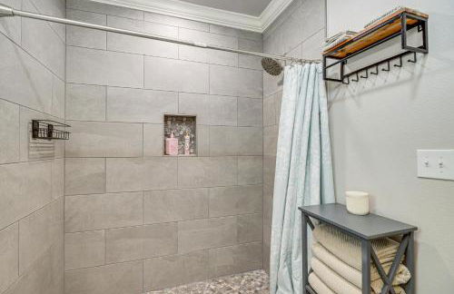 Fully Updated and Convenient! Baytown Home Near Dtwn - Foto 21