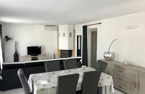 GuestHouse La Costière - logements indépendants - espace piscine jacuzzi - Foto 49