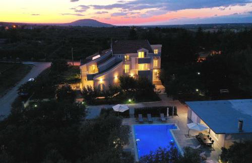 Family friendly house with a swimming pool Sikovo, Biograd - 23718 - Foto 2