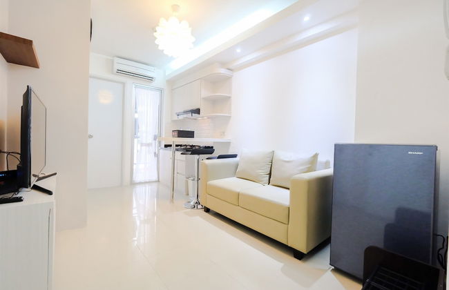 New & Clean Bassura City Apartment - Foto 1