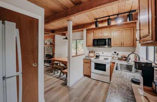 Silver Lake Cabin #67 - Hot Tub - Pets Ok - Wi-Fi - Foto 17