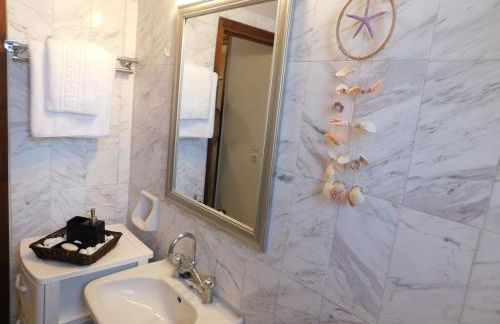 A Bright Home Away From Home - Foto 6