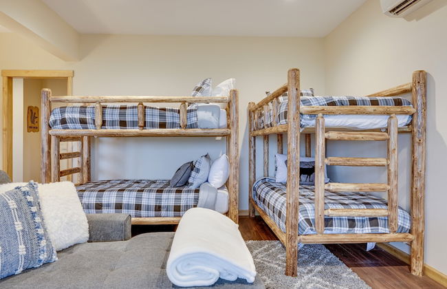 Pocono Paradise by Avantstay Lakeside Retreat, Hot Tub, Game Room, Near Beach - Foto 5