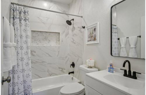 Your Inner-City Sanctuary: 3BR2BA Near Riverwalk - Foto 28