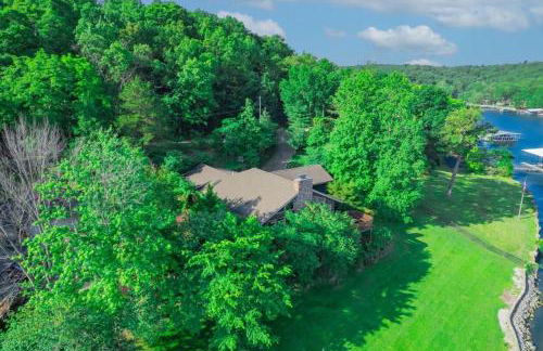 The Linn Creek Lodge Family Home with Private Dock - Foto 35