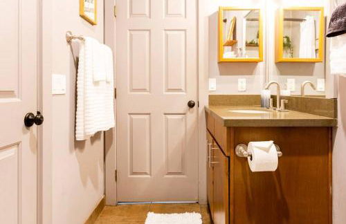 Happy Cactus Walkable 2BR by UofA and Parking - Foto 14