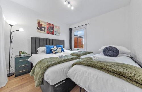 Spacious 3 beds home Close to Southampton GENERAL HOSPITAL - sleep 9 - Free Parking - Pool table - 2 Large TVs - Foto 39