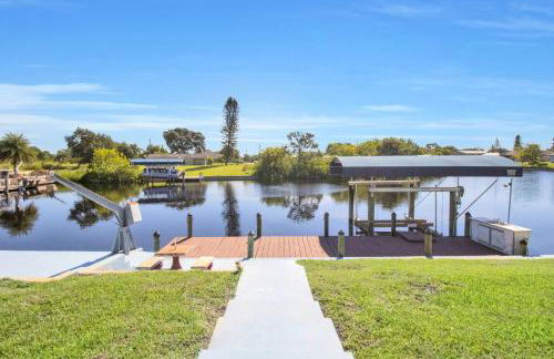 Pet Friendly Canal Front 3-Bedroom Grand Villa with Pool, Linai and Dock - Foto 37