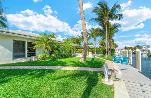 Seven Palms Waterfront- Private Dock, Heated Pool & Lanai -Walk to beach! by Maven Vacation Rentals - Foto 71