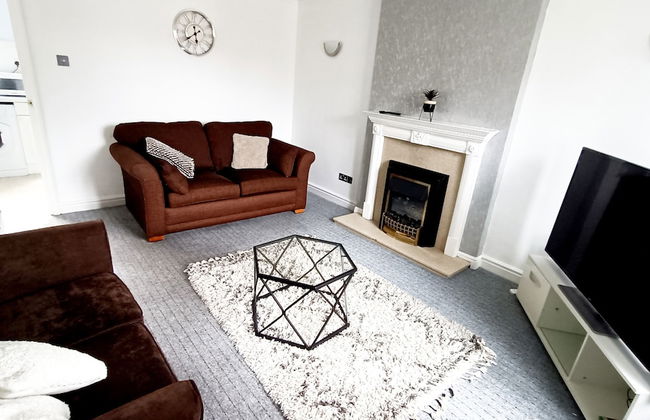 Cozy 3-Bed Family Home with Free Parking - Foto 40