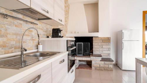 "Le Camere di Beppe", Ampio e Luminoso Appartamento a Lecce - Foto 3, stove, dishwasher, pet friendly