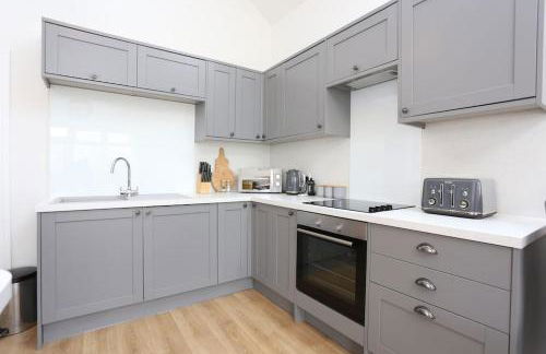 Stunning Coach House with two bedrooms and parking - Foto 40